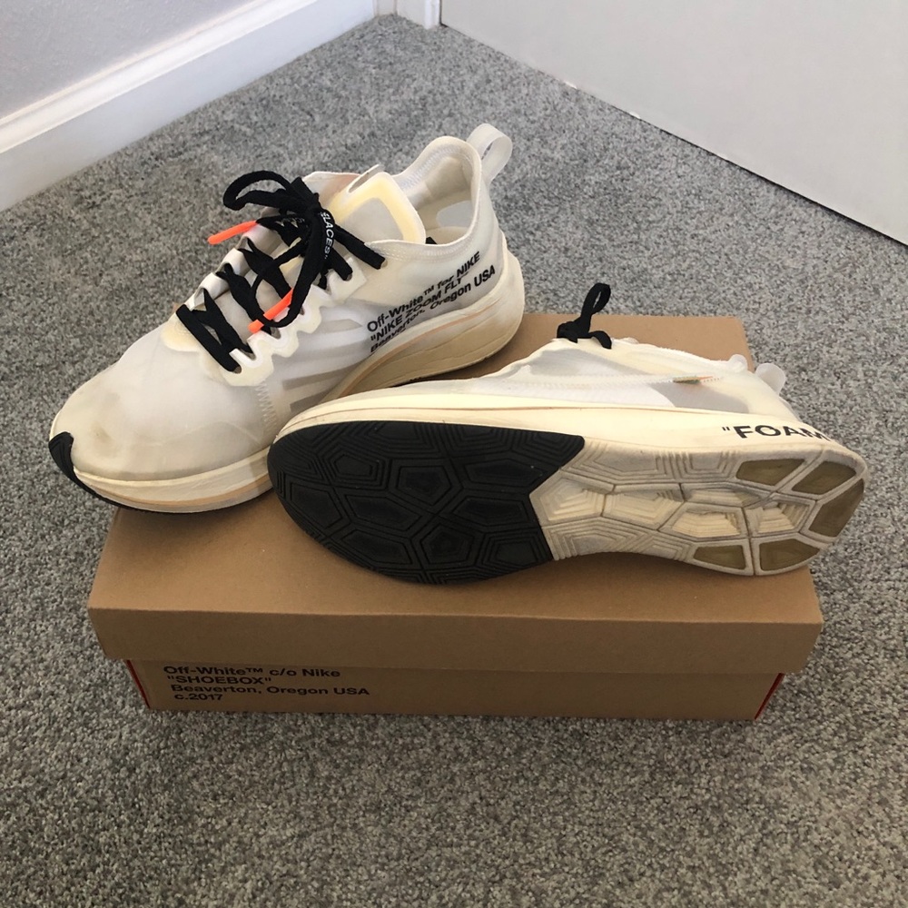 WOMEN’S THE 10: NIKE ZOOM FLY size 7.5